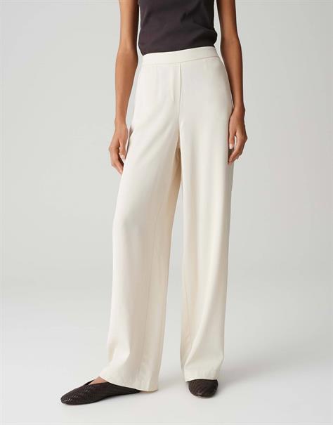 Broek Marou travel