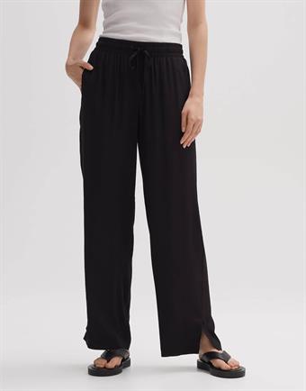 Broek Mikali