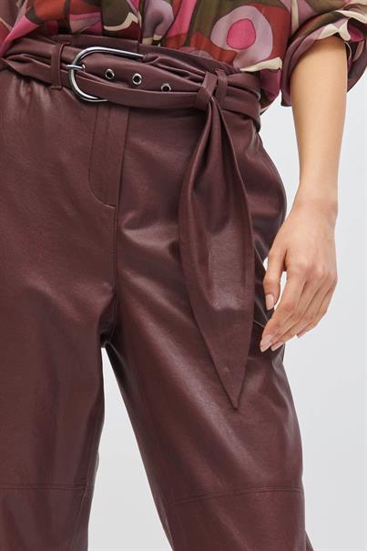 Luisa Cerano Broek 668443/3386 Fb
